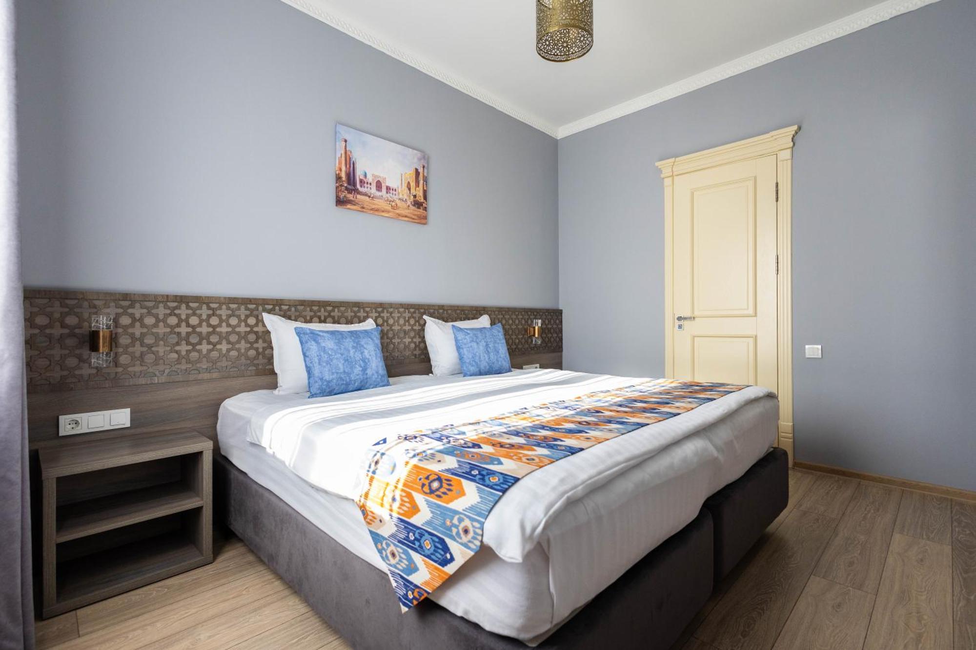 Khan Hotel سمرقند الغرفة الصورة