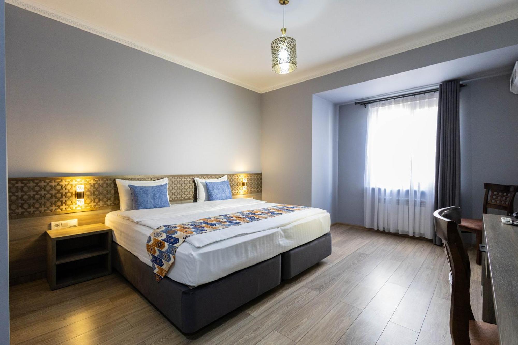 Khan Hotel سمرقند الغرفة الصورة